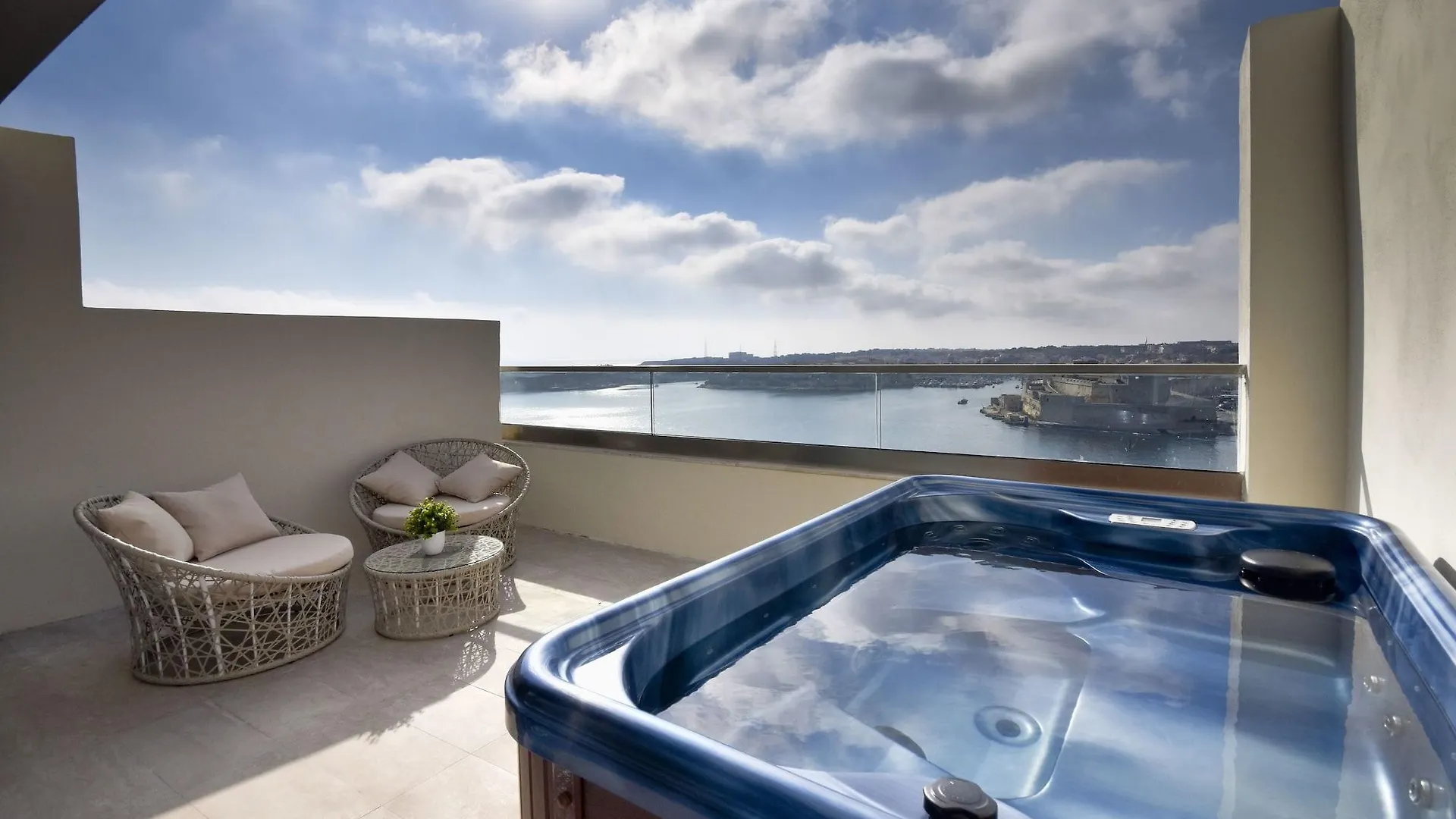 The British Suites Valletta