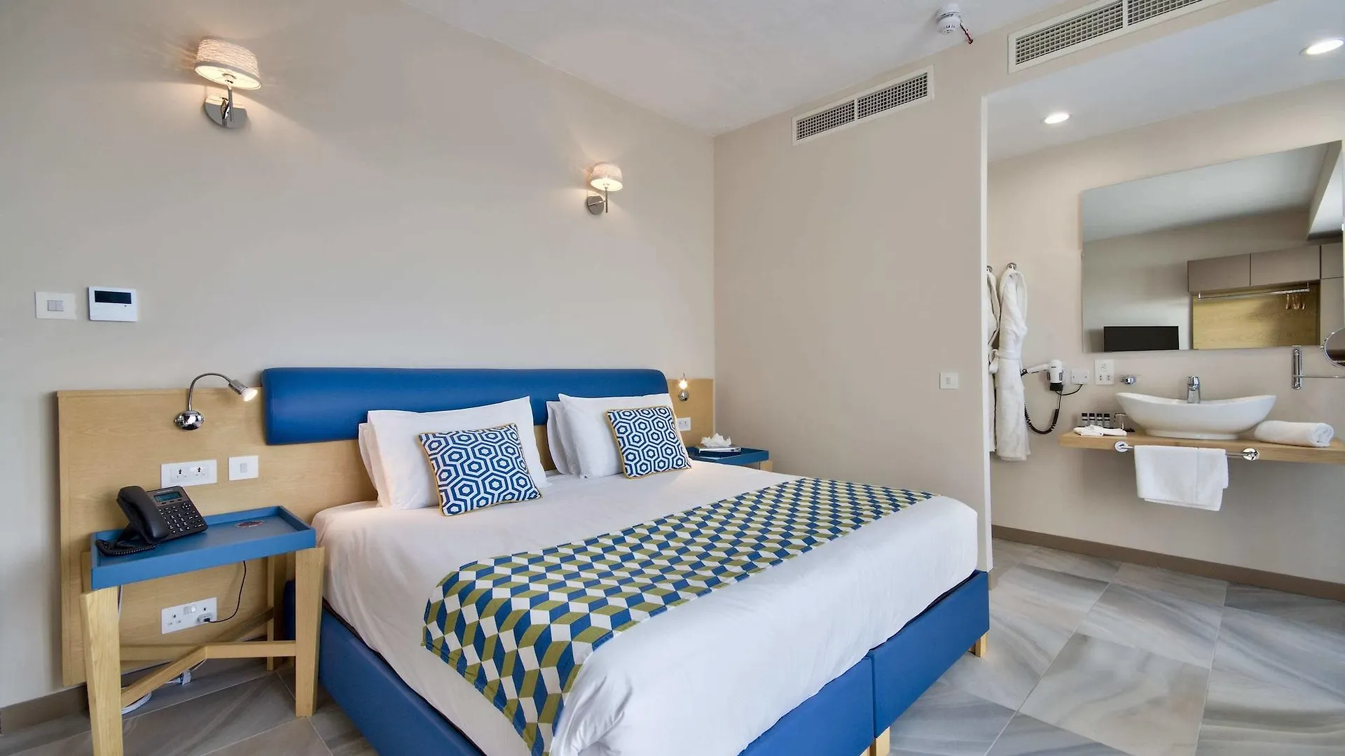 The British Suites Valletta