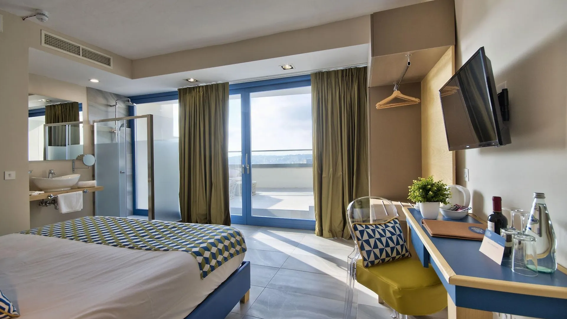The British Suites Valletta 3*,