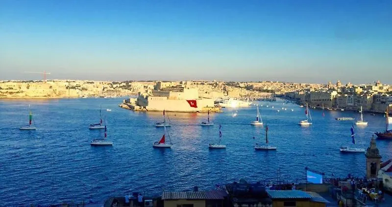 The British Suites Valletta 3*,